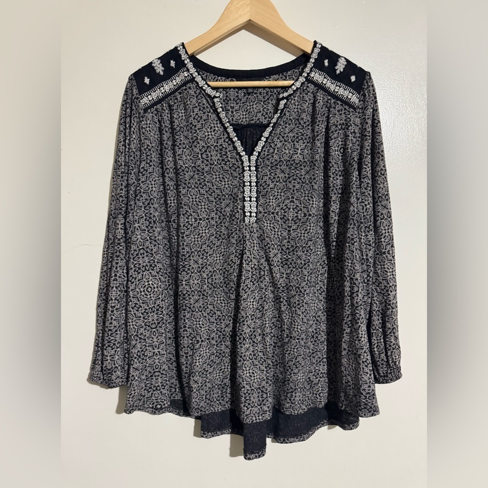 Lucky Brand women’s top blouse 2X black silver embroidery